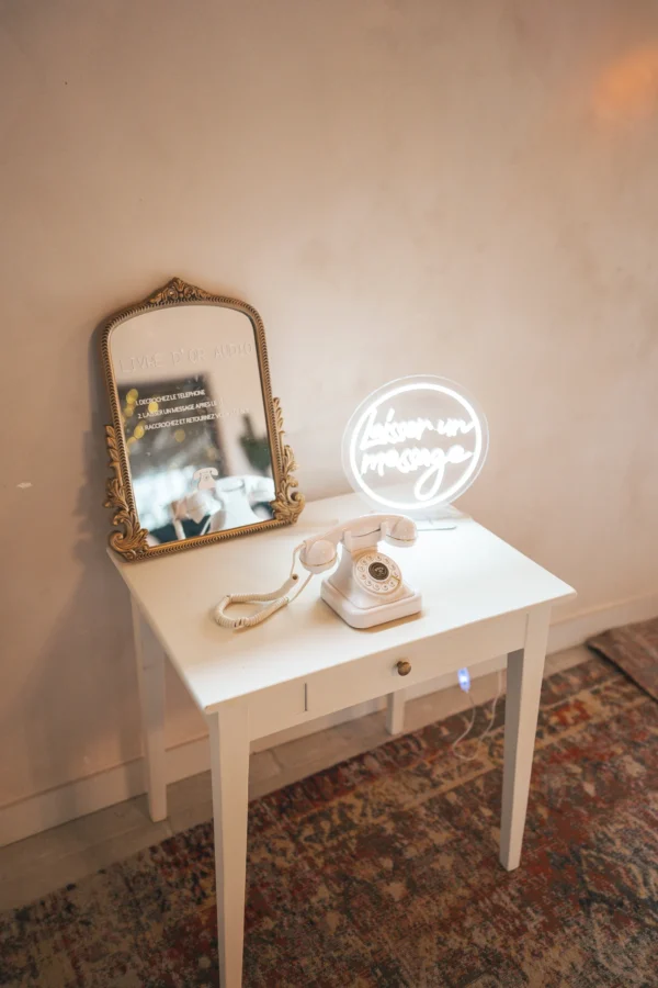 Bureau pour téléphone