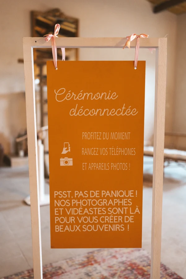 Cérémonie déconnectée orange